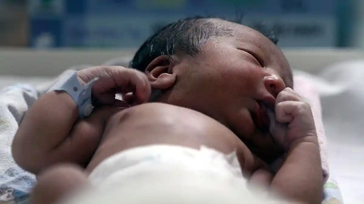 Bayi Ditinggalkan di Gerobak Nasi Uduk,